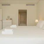 Bright 1 Bdr Apartment W/ Pool View By Lovelystay
